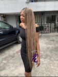 Golden Knotless Braids (1)