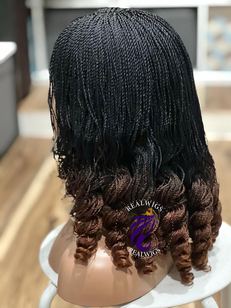 Del - Twist Two Tone Wig with Curly Tips (4)